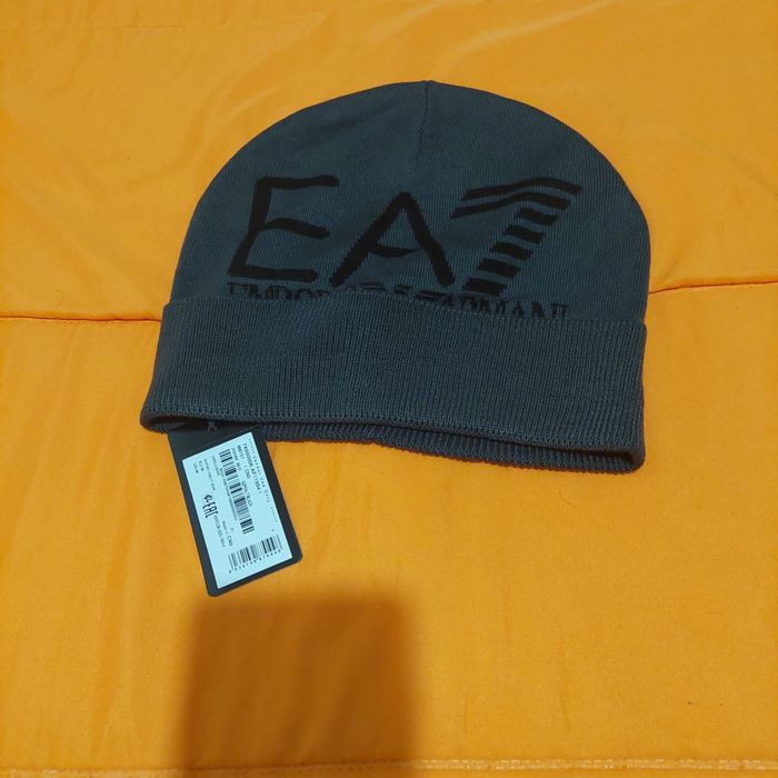 Шапка  Emporio Armani /EA7