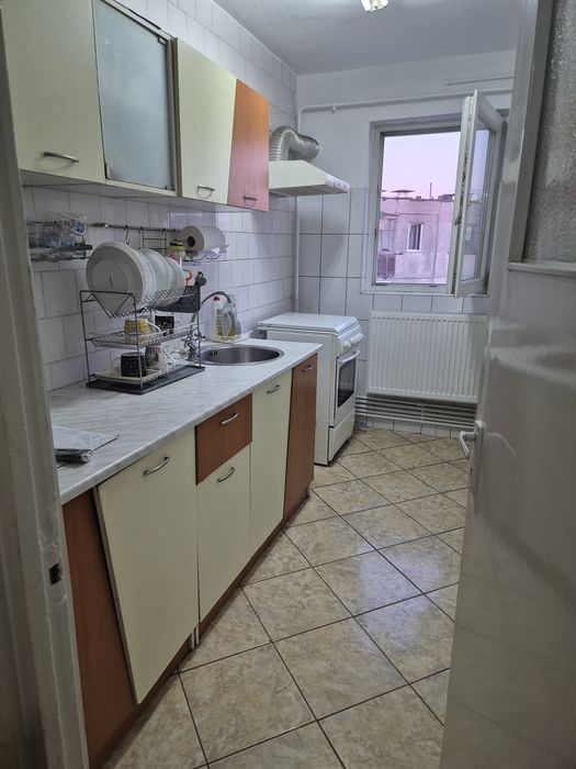 Proprietar,vând apartament 2 camere semi.conf 1 Craiovita Noua et.4/4,