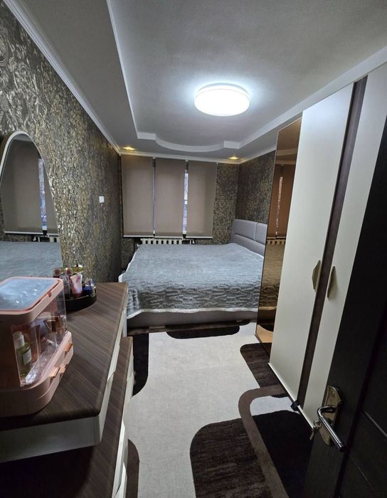 Квартира на Новомосковская 2/2/4 общ пл 52м ,балкон 2*6