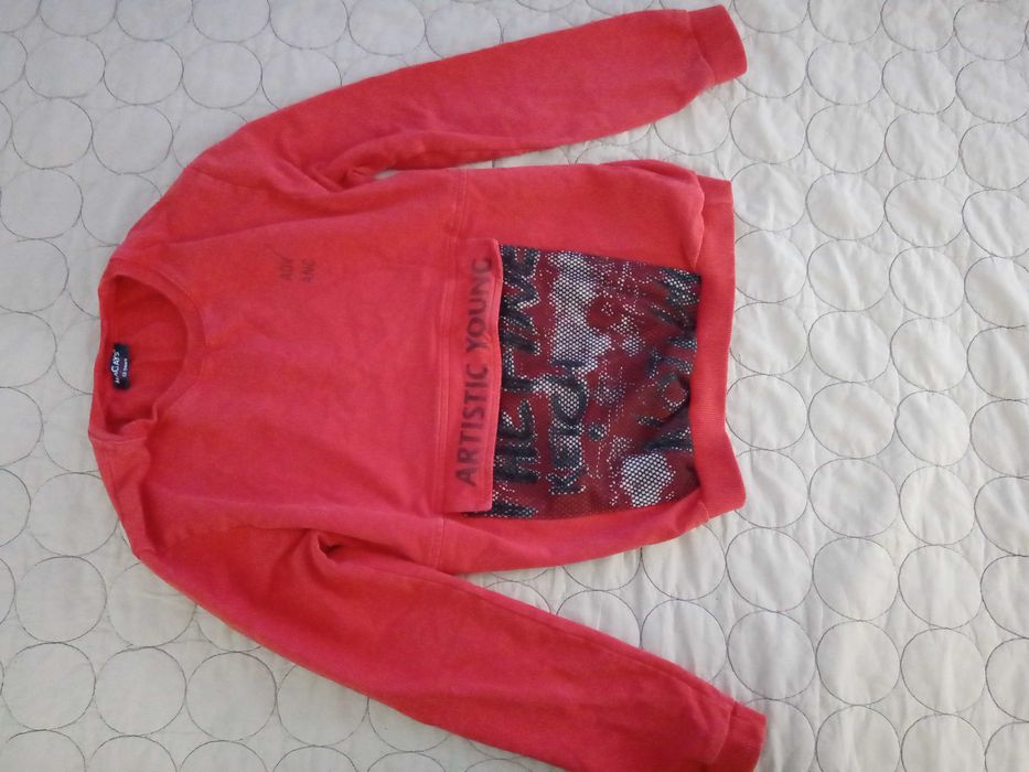 Детско- юношески блузи за момче