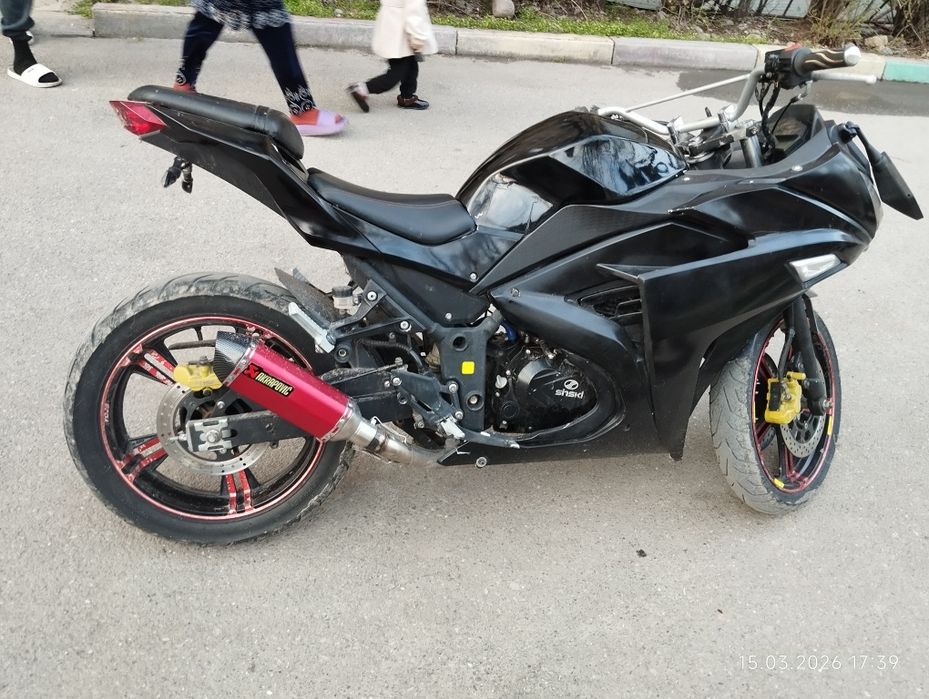 На продаже Кавасаки 250тр