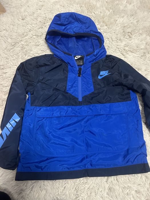 Продавам детско яке Nike в отлично състояние