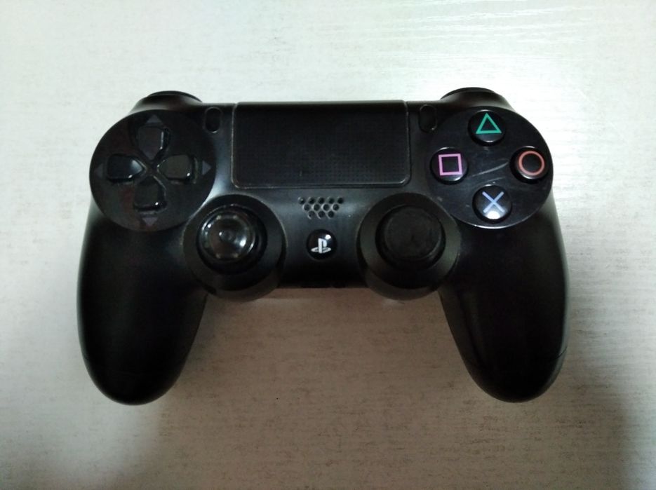 Джойстик на PS4 (original)
