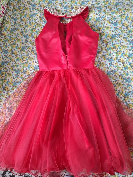 Rochie eleganta brodata cu margele