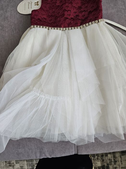 Две разкошни рокли за принцеси