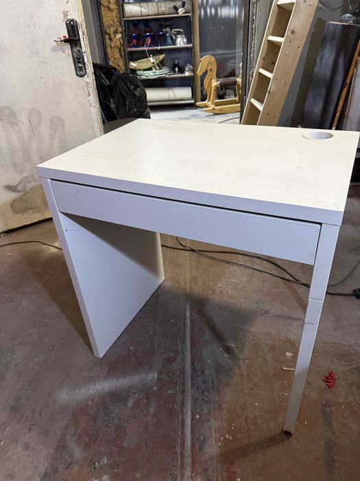 Столы Икея большой и маленький