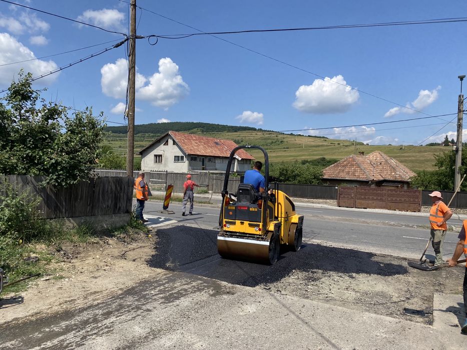 Constructii Drum , Trotuar , Parcari cu Asflat si Pavaje