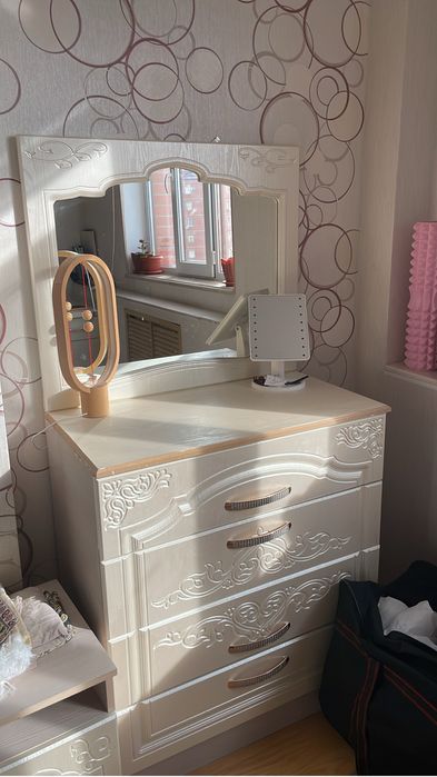 Кровать для спальни