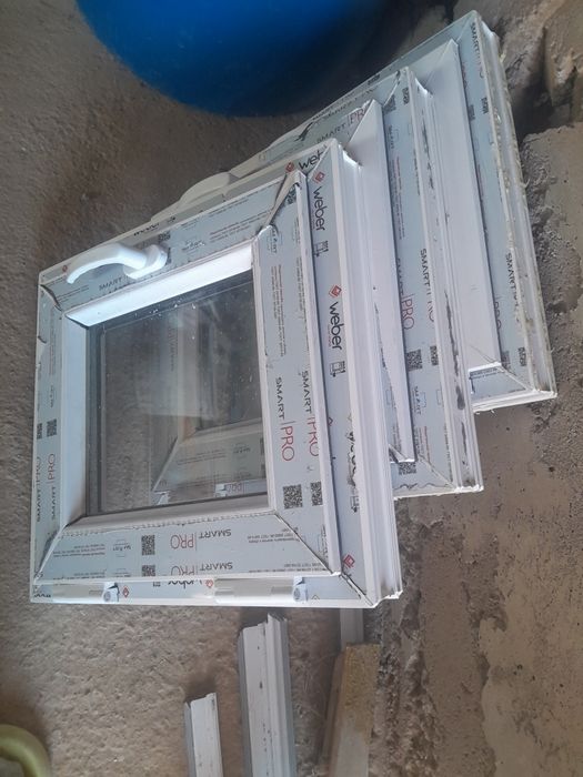 Пластиковый дверь, форточка,