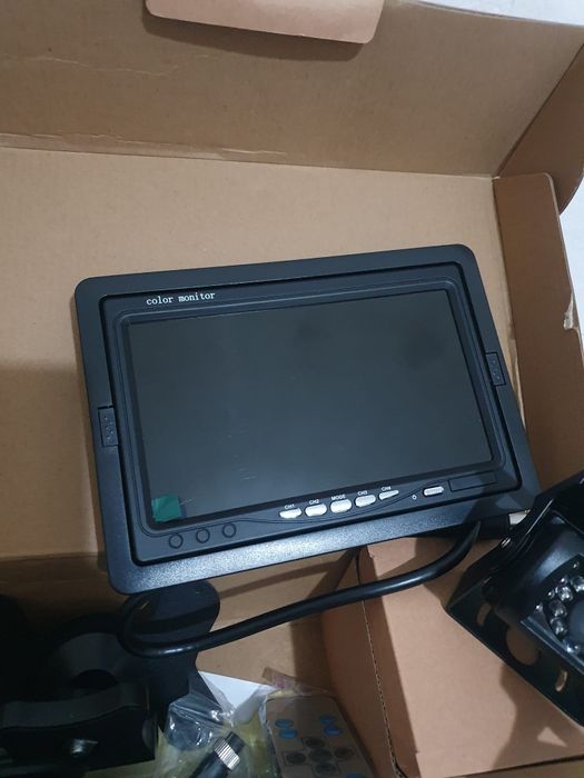Kit Cameră Marșarier Auto cu Monitor 7” + 2 Camere IR – Nou