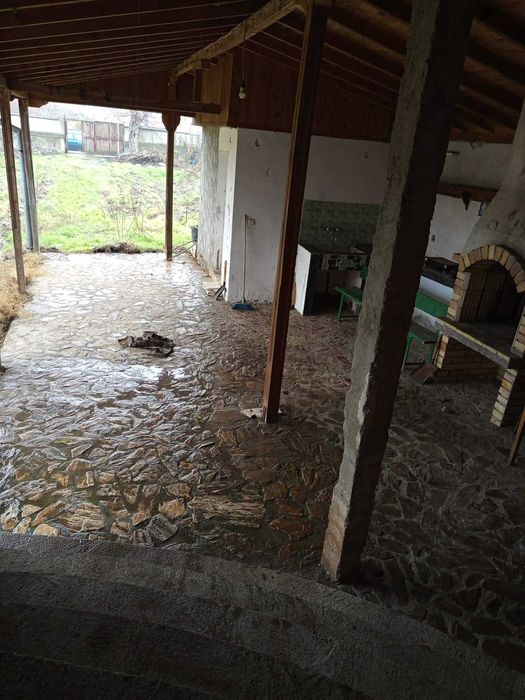 Продавам къща в село устрем