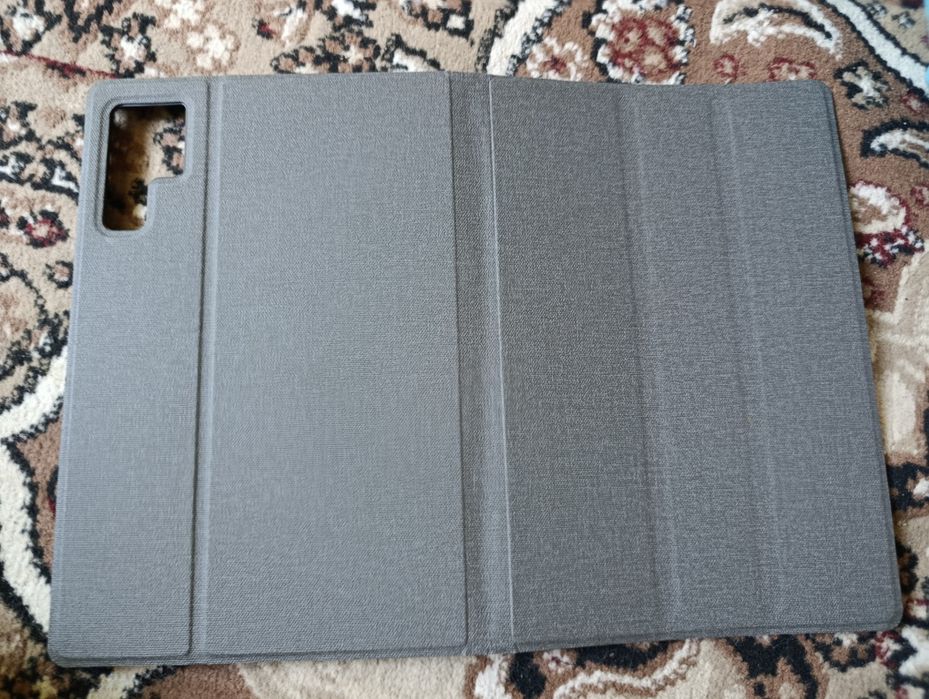 Planshet sotiladi srochna