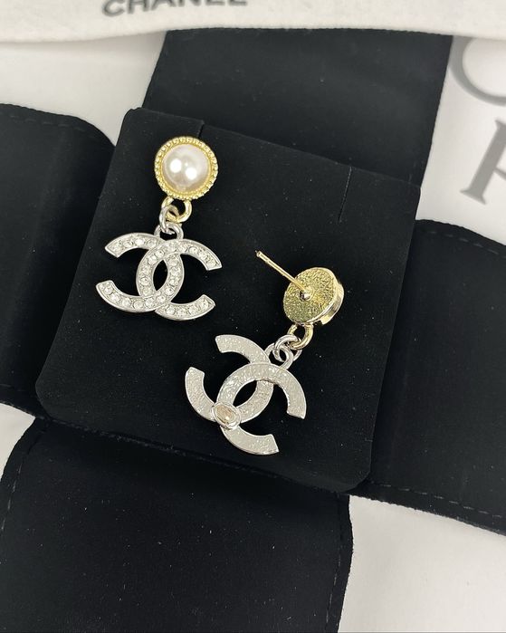 Cercei Chanel Chanel CC Pearl Drop Dangle Earrings ! la comanda