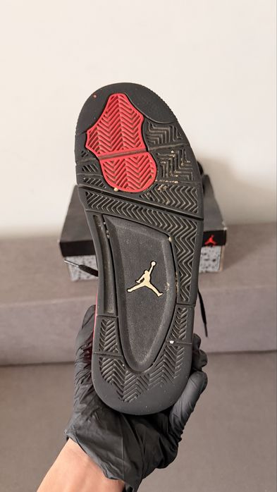 Jordan 4 red thunder