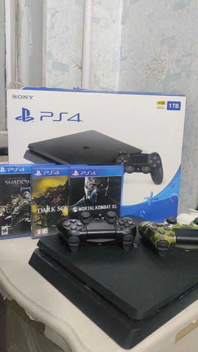 Продаю PS4 Slim 1tb + Игры