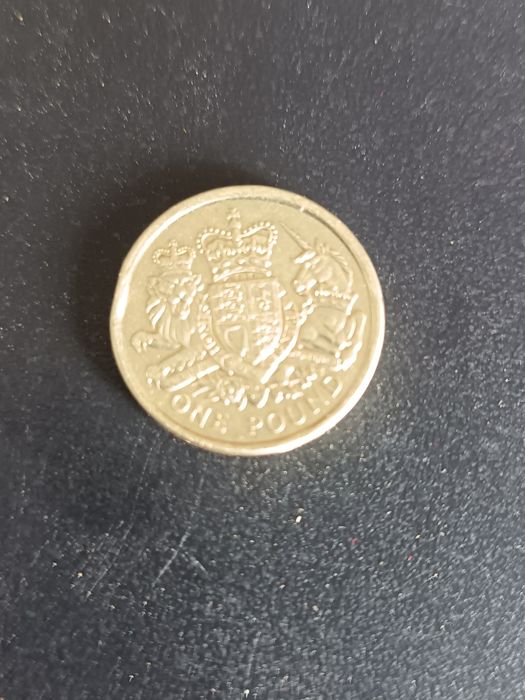 Moneda  rară one pound