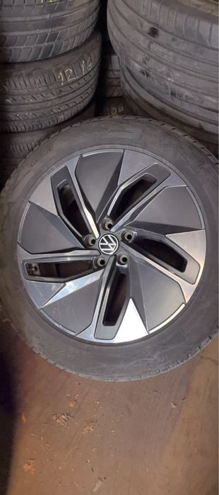 Комплект зимни гуми с оригинални джанти 19 цола за VW ID4  и VW ID5
