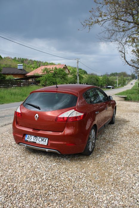 Vând Megane 3 hatchback