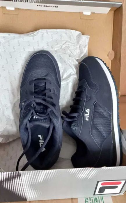 Fila нови оригинални  маратонки - размер 39,5