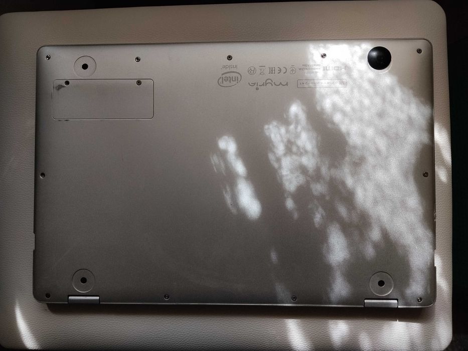 Myria 8312 (2-in-1 notebook), 256 Gb ssd 13,3 inch FullHD Touchscreen