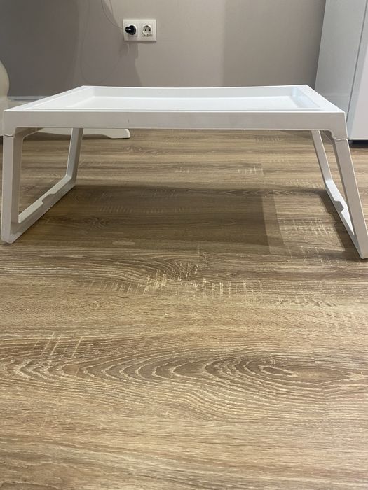 Столик для ноутбука