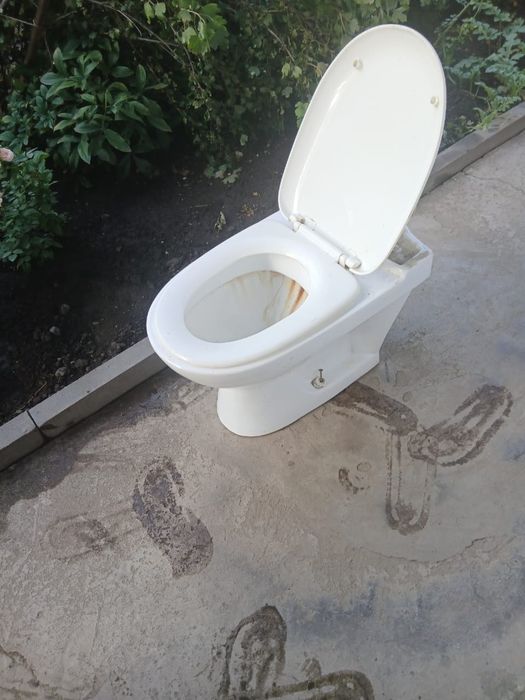 Продаю унитаз б/у