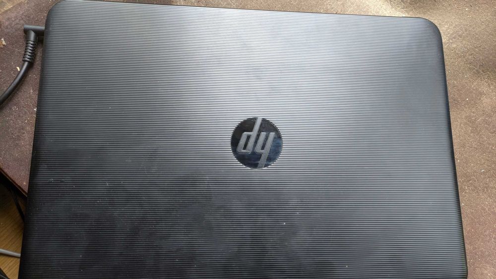 Лаптоп HP Notebook - 14-am018ng с оригинален Windows 10 като нов