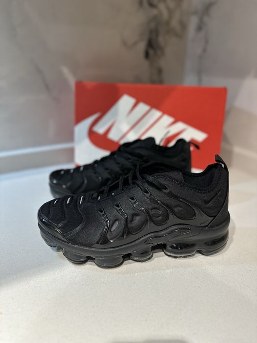 Отново Обувки Nike AIR VAPORMAX Plus Черен