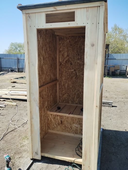 Туалет Уличный деревянный