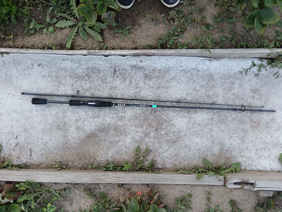 Продам спининг  W.P.E Huron 10-30g 2.4 м