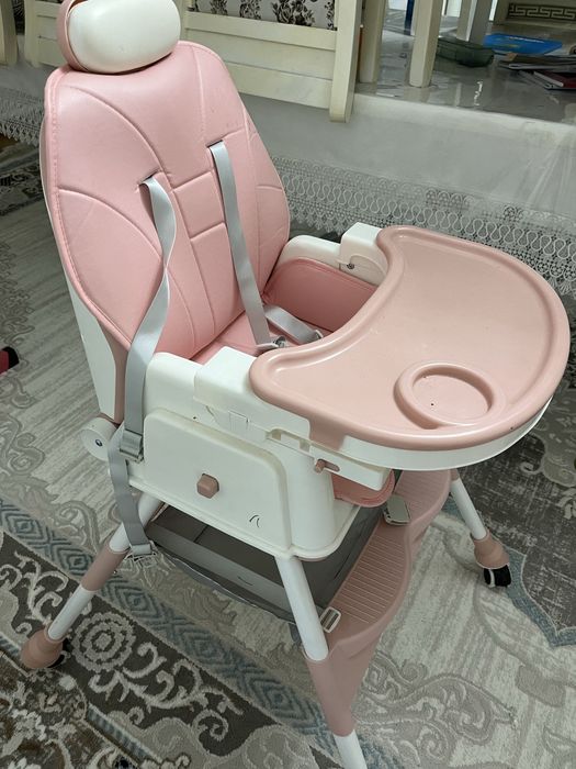 Детские креслы потчти новый