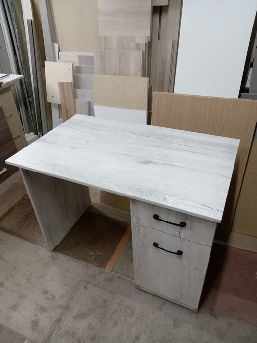 Продам письменный стол