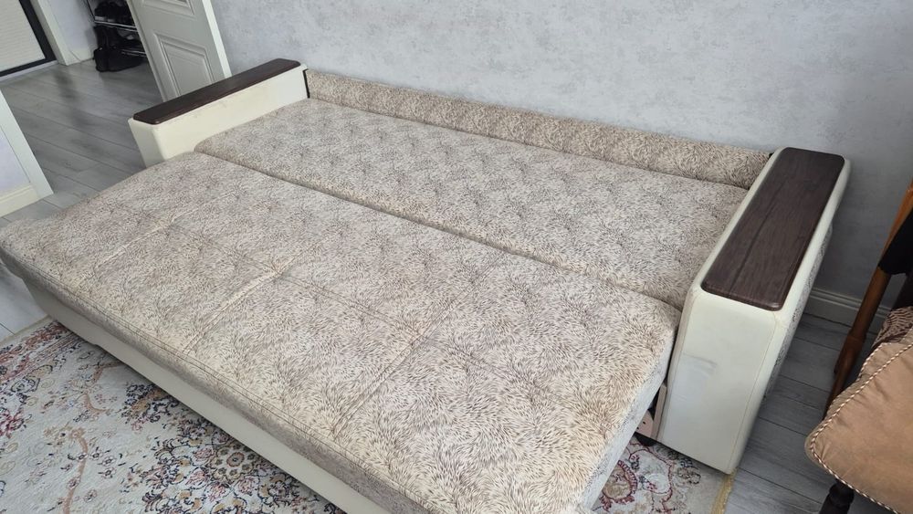 Продам диван в хорошем состоянии