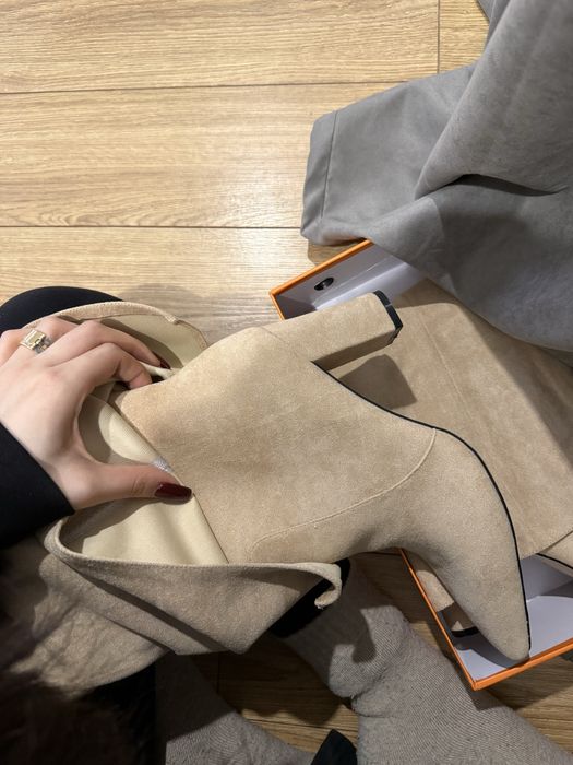 Сапоги бежевые новые