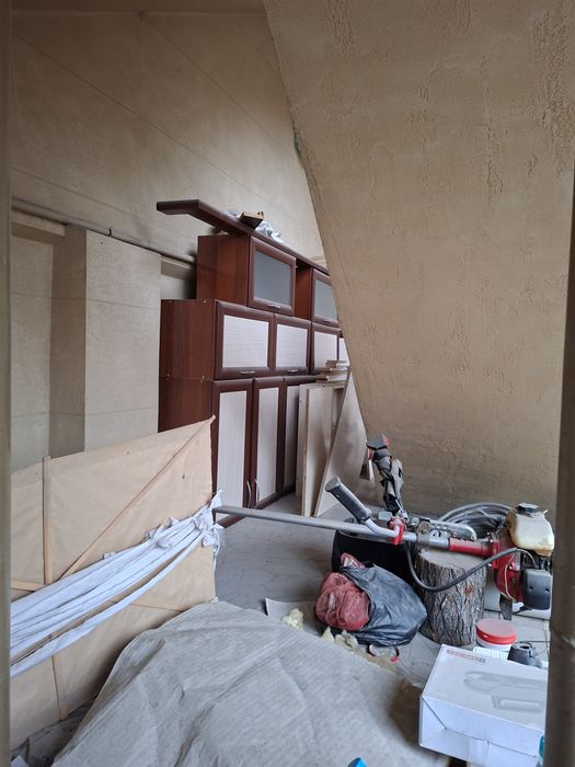 Kuheniy mebel sotiladi