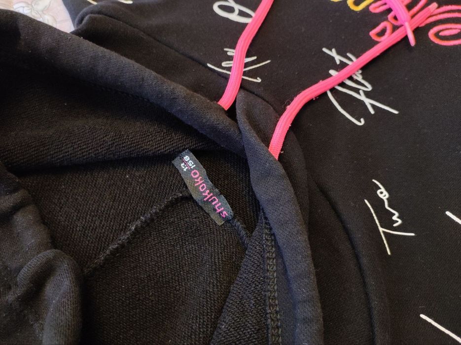 Продаются худи в хорошем состоянии на девочку 9- 10 лет