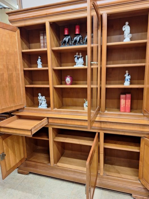 Луксозен трапезен бюфет череша масив