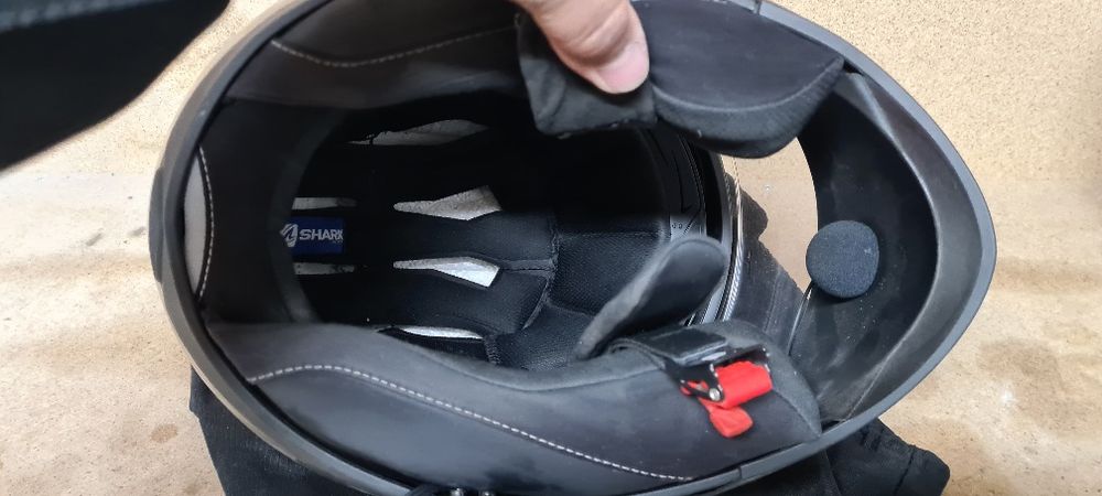 Каска shark М номер