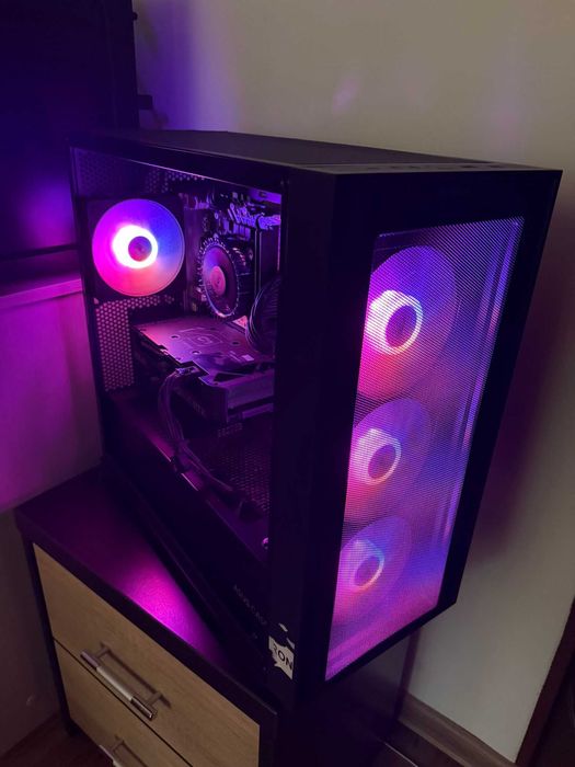 Carcasa Asus + sursa 650W + 4 ventilatoare