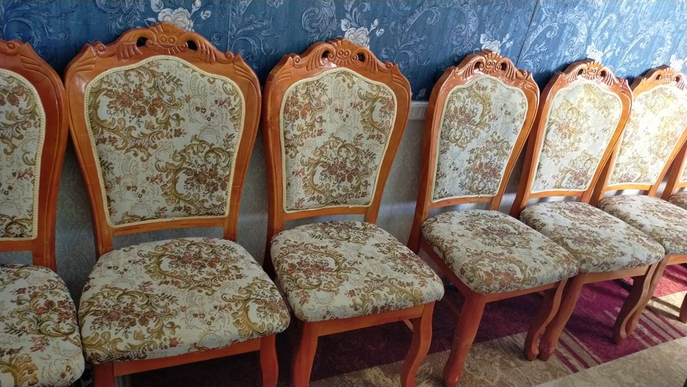 Орындықтар сатылады.