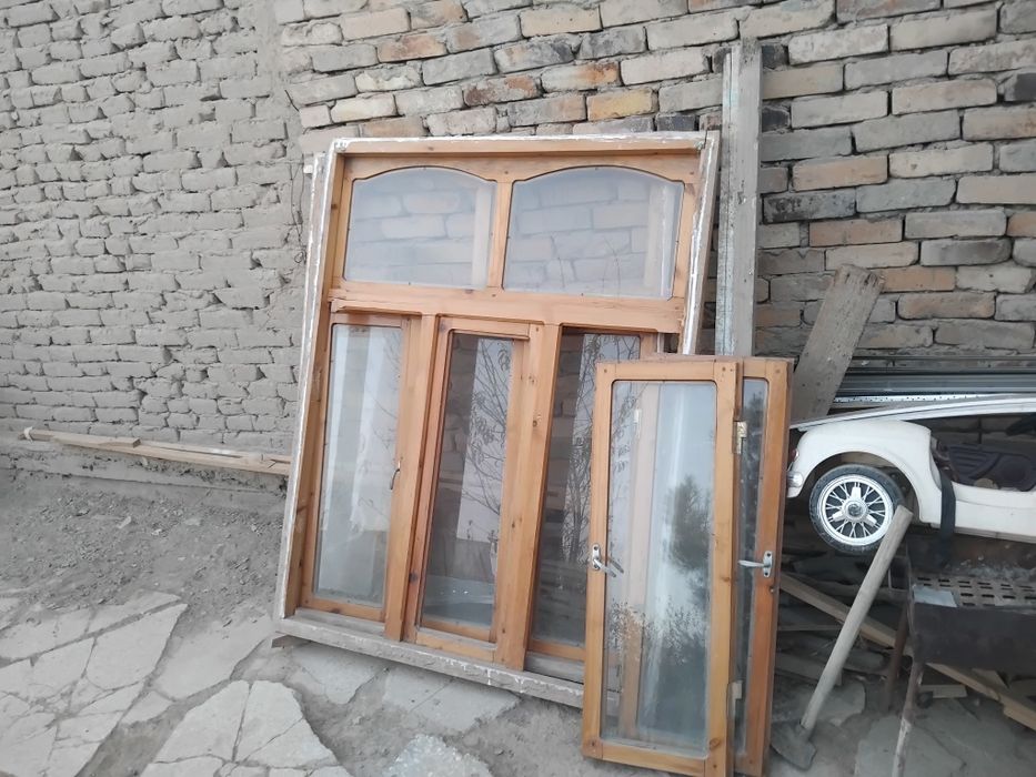 Хурозлар ва 2 та ромка сотилади,шешалари билан холати зур