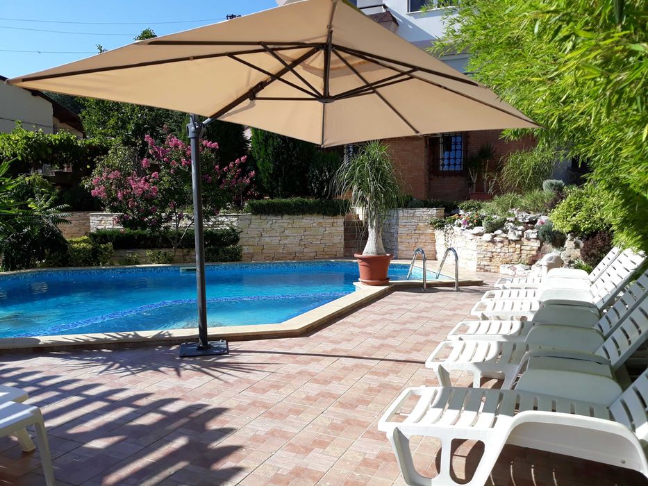 Дава се под наем Къща в Варна, м-т Траката - 750 кв.м за 198.9 € - Снимка #2