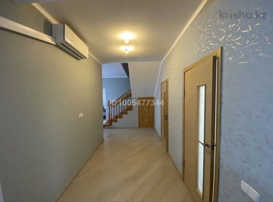 В городе продается мансардный дом