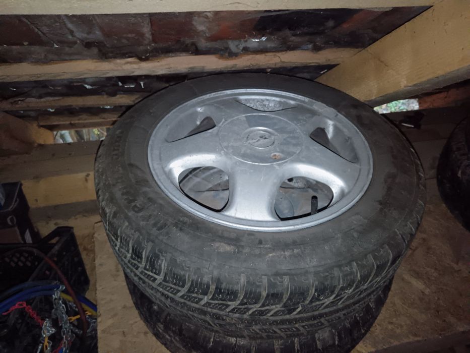 Vând jantele mărime R15 in 4 frezone