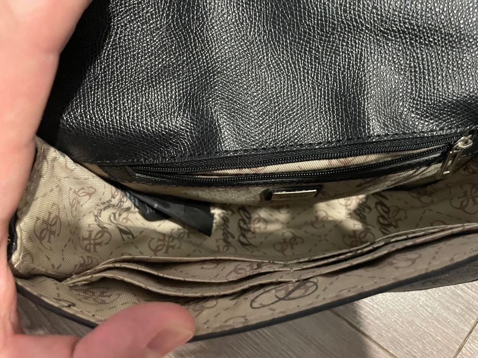 Дамска чанта Guess