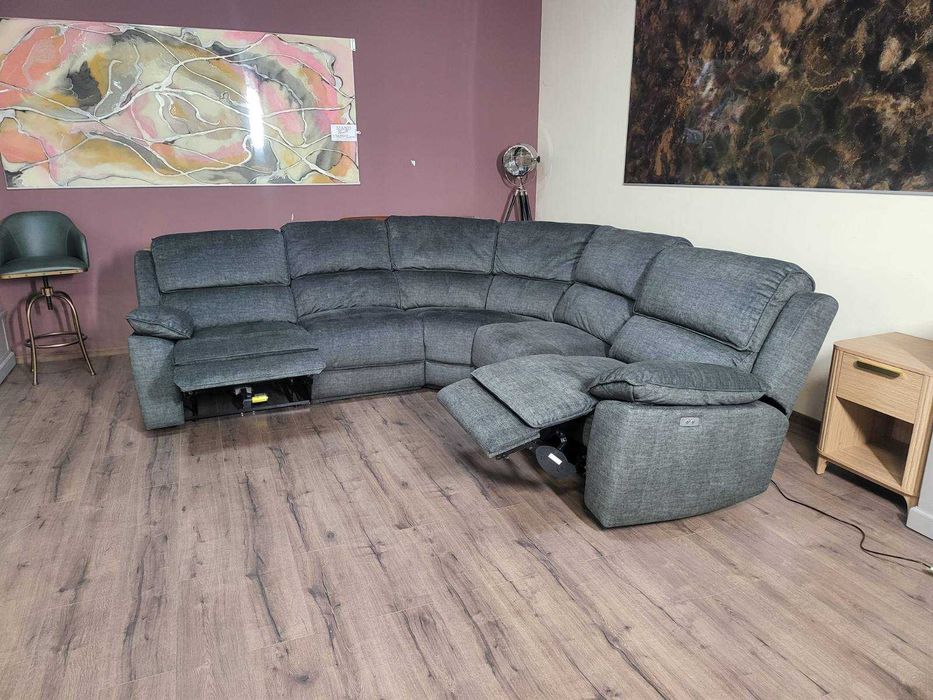 Сив ъглов диван от плат с електрически релаксиращ механизъм