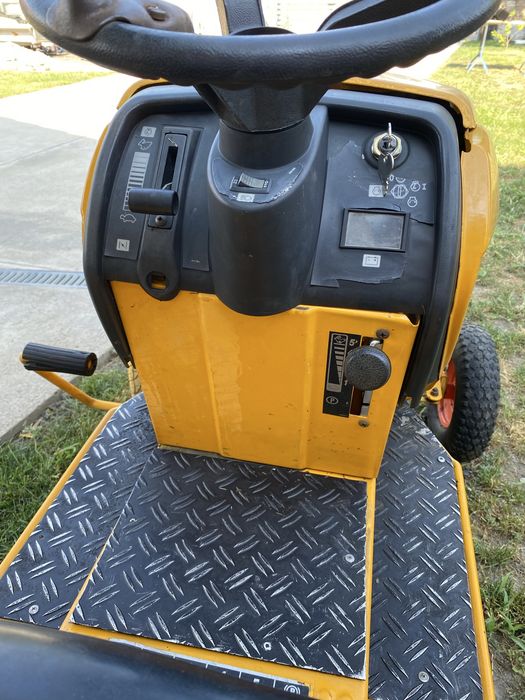 Tractoras tuns gazon , caroserie  MTD