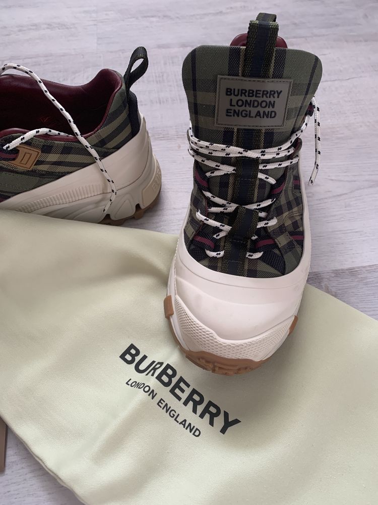 burberry españa facturacion