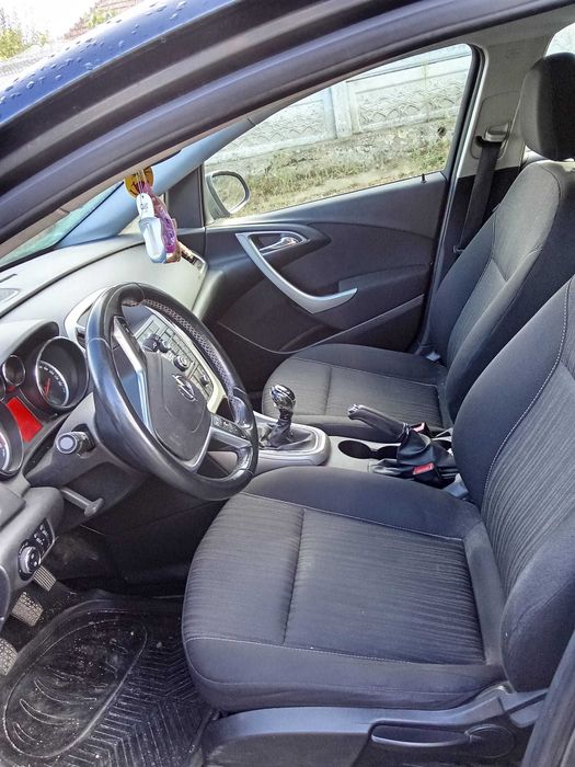 OPEL Astra 2011 — imagine 3
