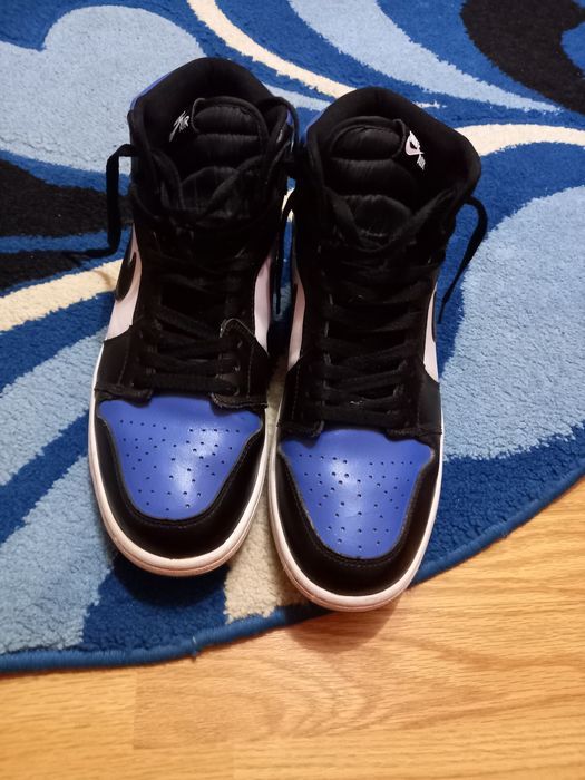 Vând  1Air Jordan 1 Retro High OG ROYAL TOE